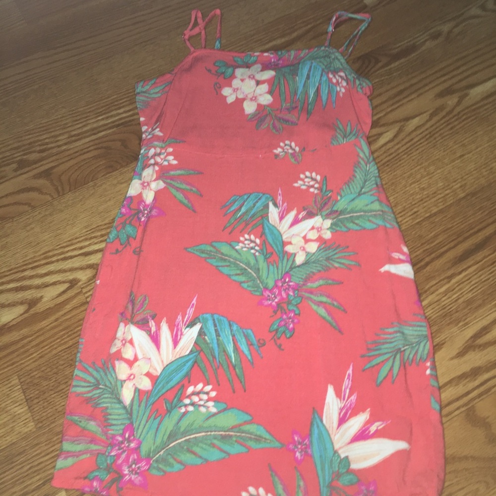 CORAL FLORAL PRINT DRESS!